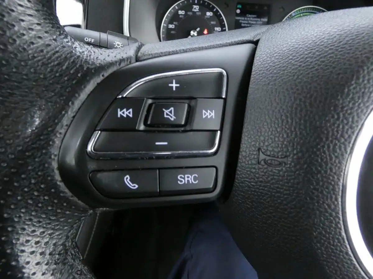 2021-mg-zs-suv-e-exclusive-ev-big-14