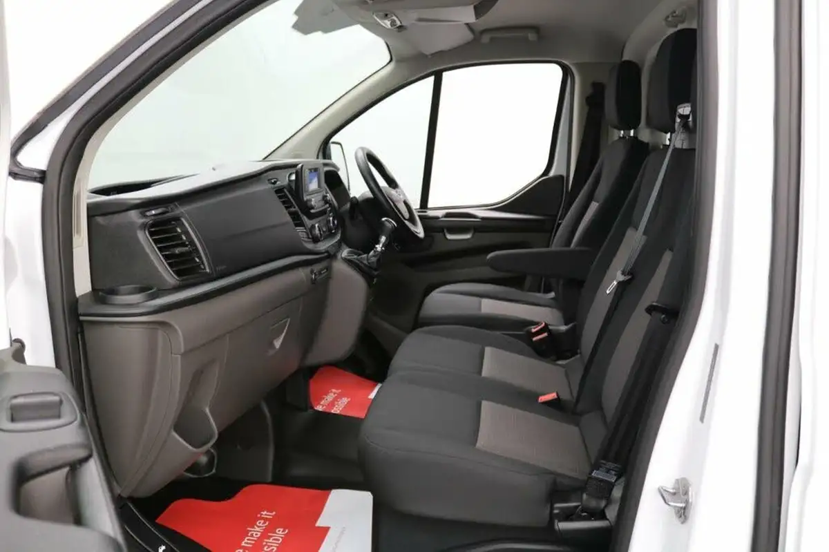 2020-ford-transit-custom-20tdci-280-l1h1-leader-105pseu6dt-panel-van-big-21