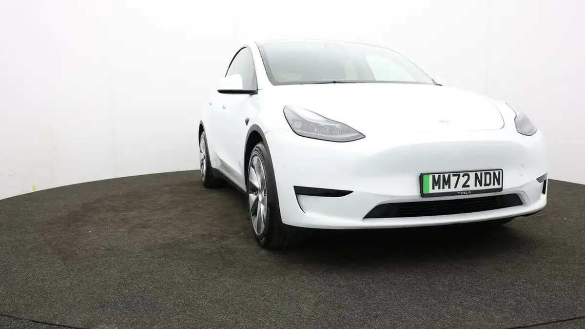 2022-tesla-model-y-e-rwd-big-45