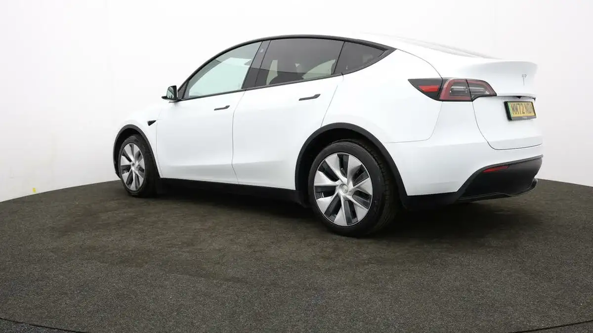2022-tesla-model-y-e-rwd-big-69