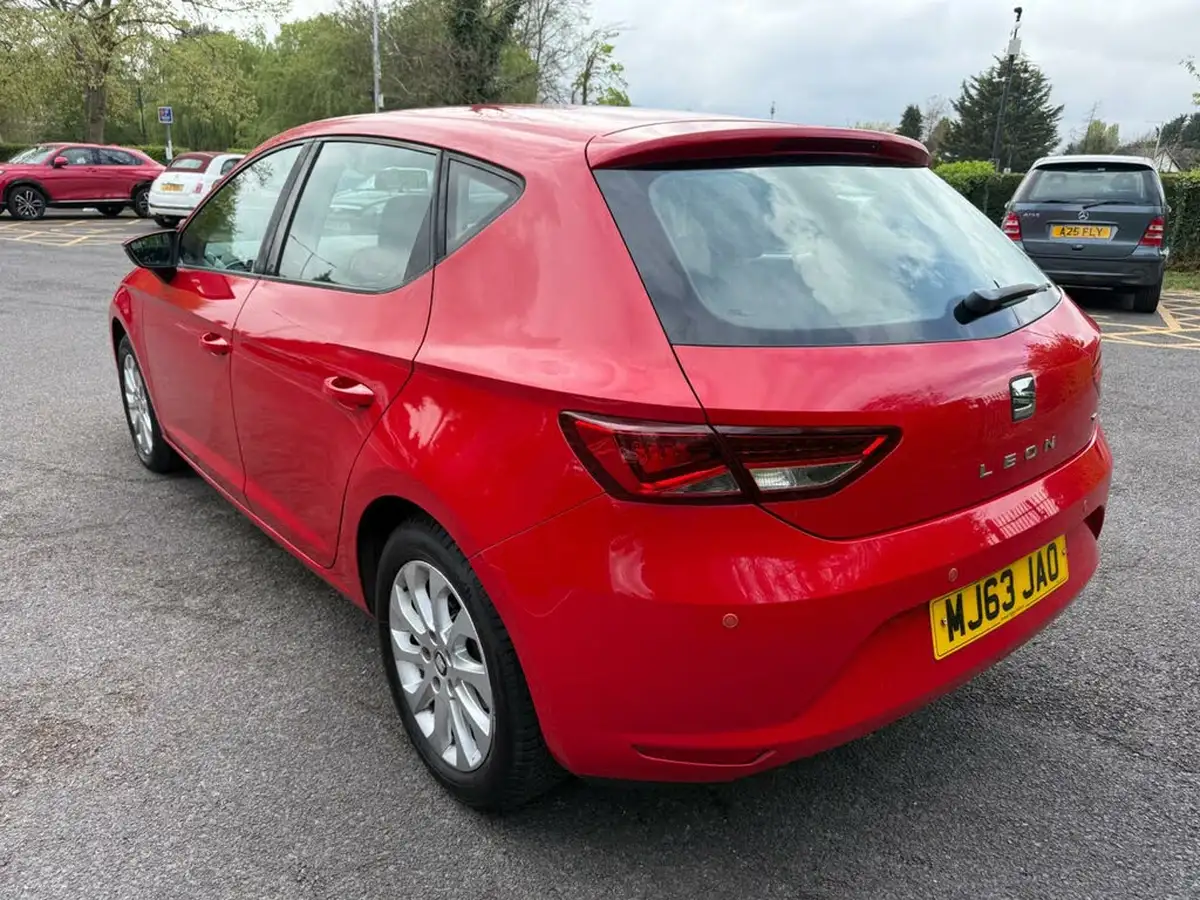 2013-seat-leon-12-se-tech-pack-ss-hatchback-5d-big-2