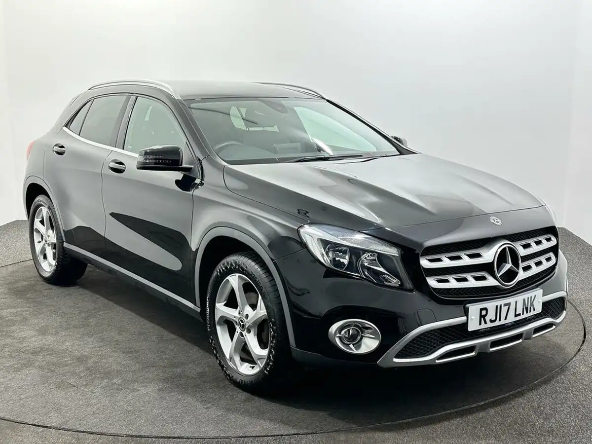 2017-mercedes-benz-gla-class-21d-gla-200d-sport-ss-7g-dct-big-0