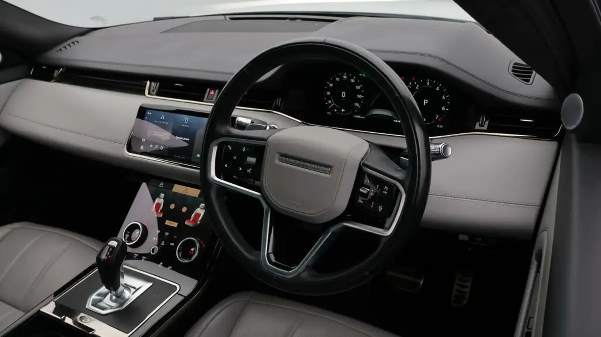 2022-land-rover-range-rover-evoque-15-p300e-autobiography-big-9