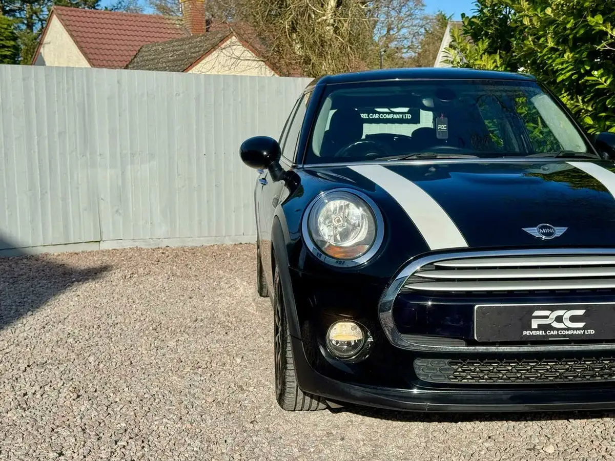 2015-mini-cooper-15-cooper-5d-big-26