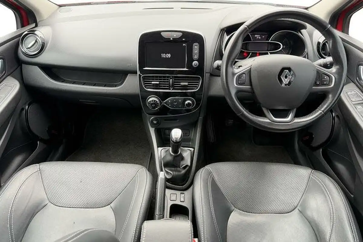 2018-renault-clio-09-tce-signature-nav-big-9