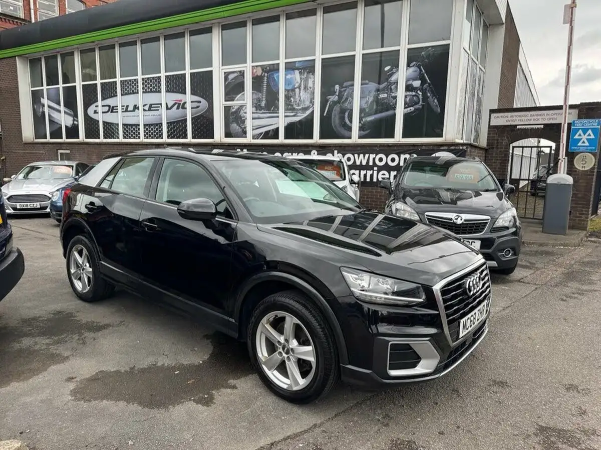 2019-audi-q2-10-30-tfsi-sport-big-0