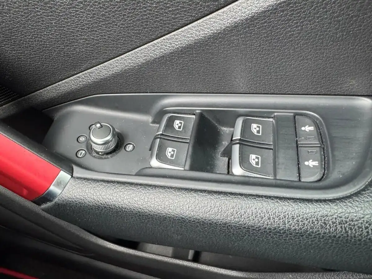 2019-audi-q2-10-30-tfsi-sport-big-26