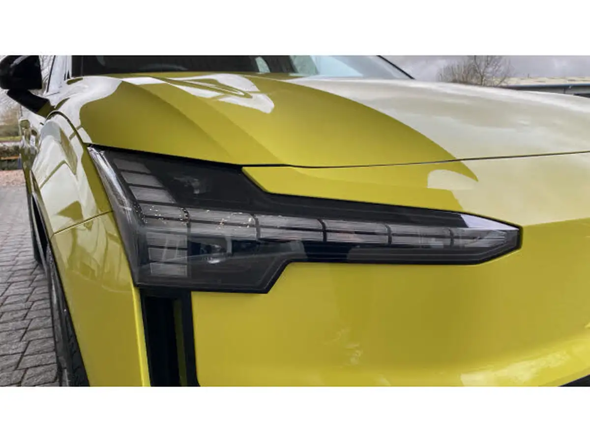 2024-volvo-ex30-e-twin-plus-big-38