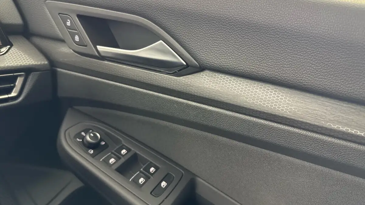 2021-volkswagen-golf-20tdi-gtd-big-24