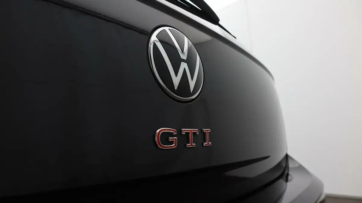 2021-volkswagen-polo-20-tsi-gti-big-23