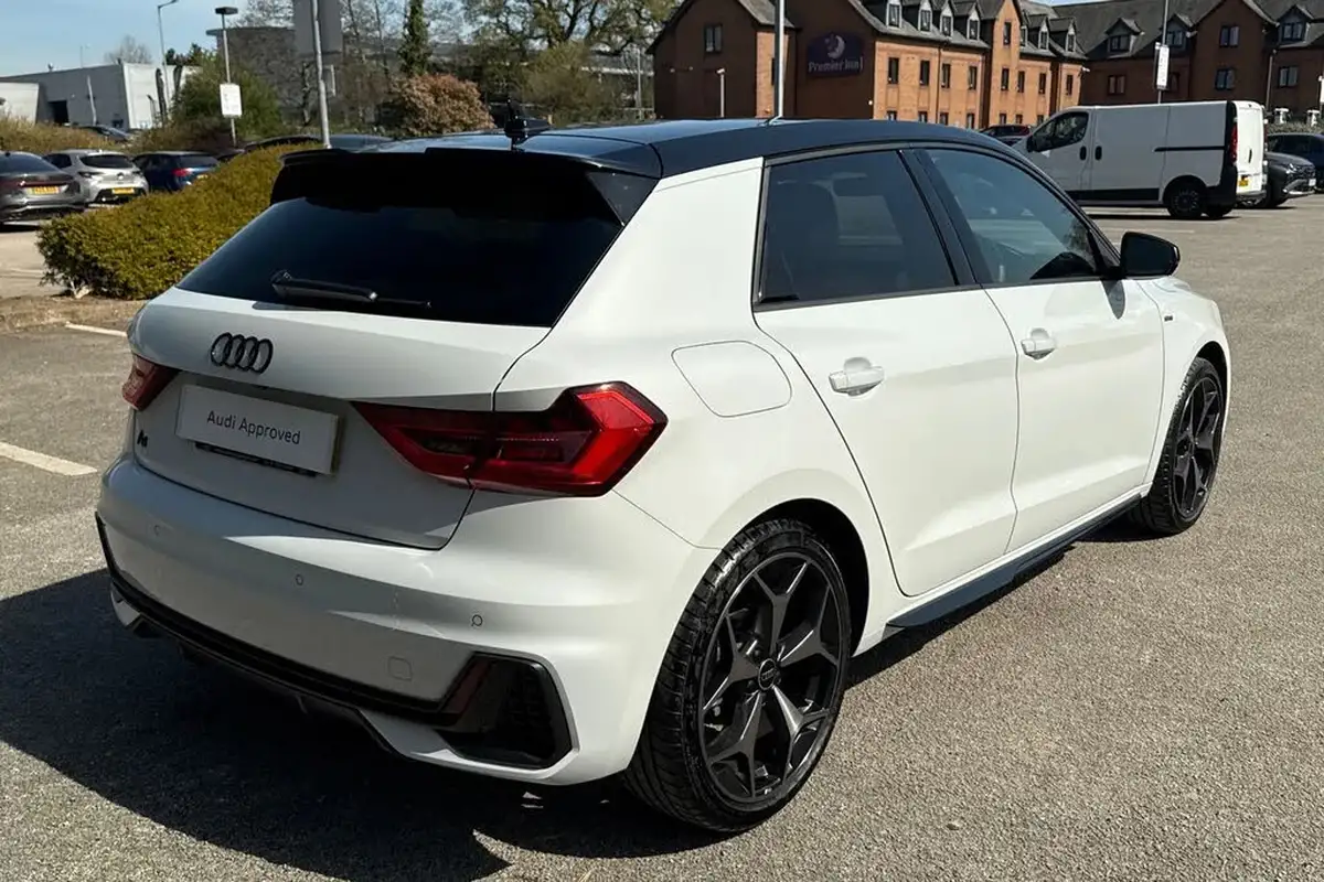 2024-audi-a1-10-30-tfsi-black-edition-116ps-big-24