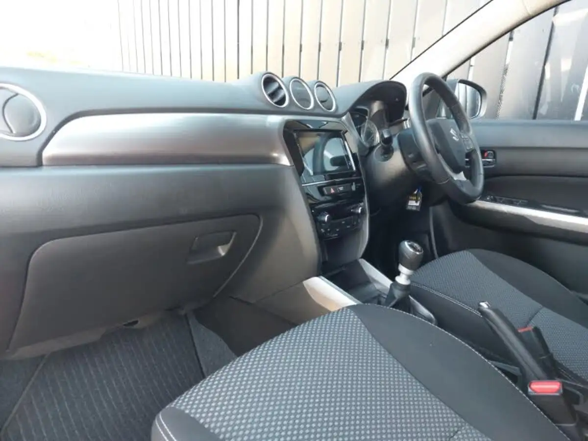 2022-suzuki-vitara-14-boosterjet-sz-t-big-4
