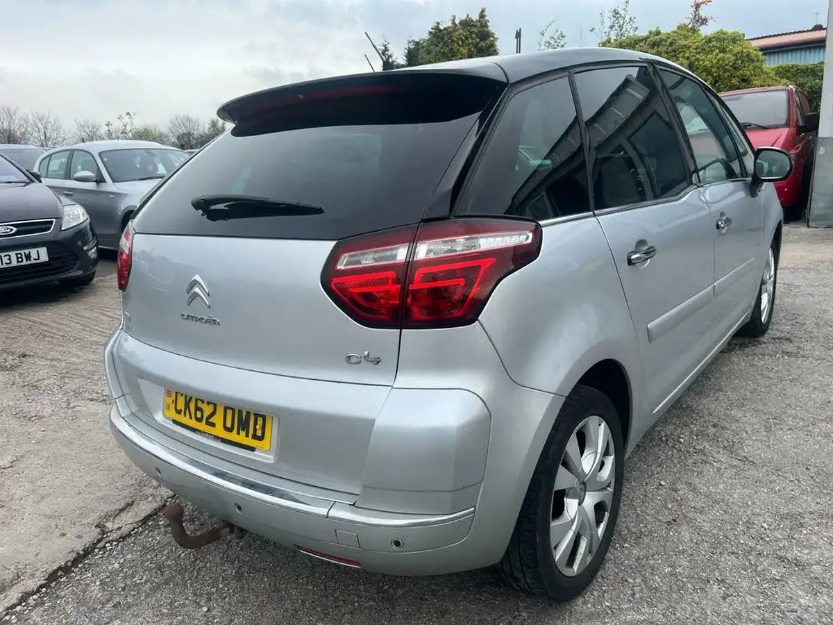 2012-citroen-c4-picasso-16e-hdi-platinum-big-4