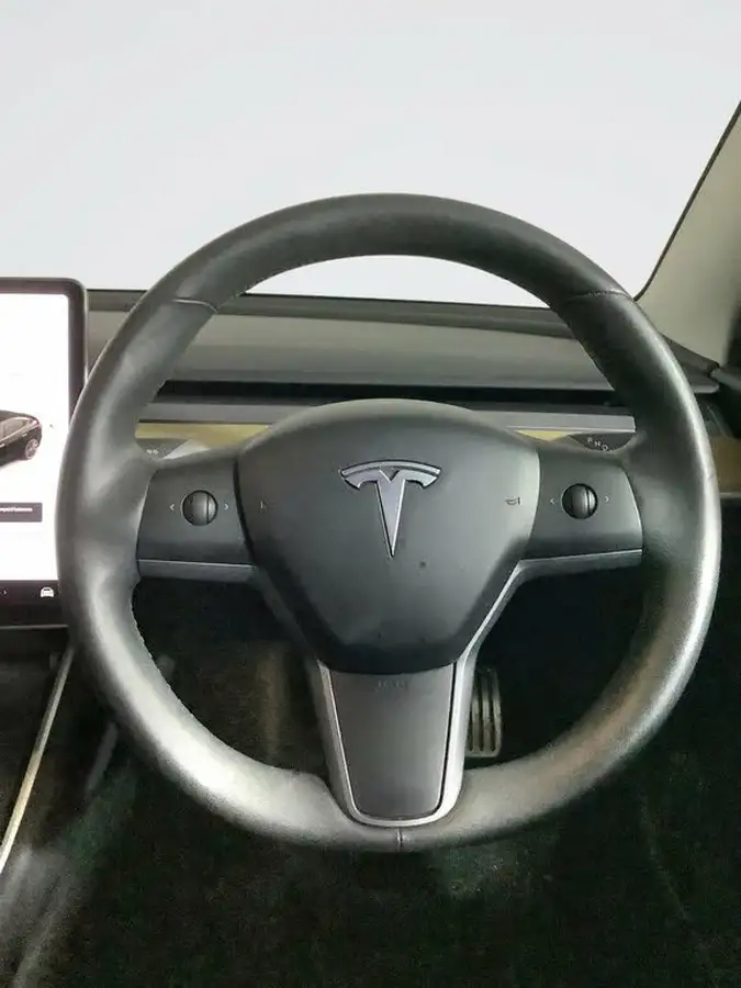 2020-tesla-model-3-e-performance-big-13