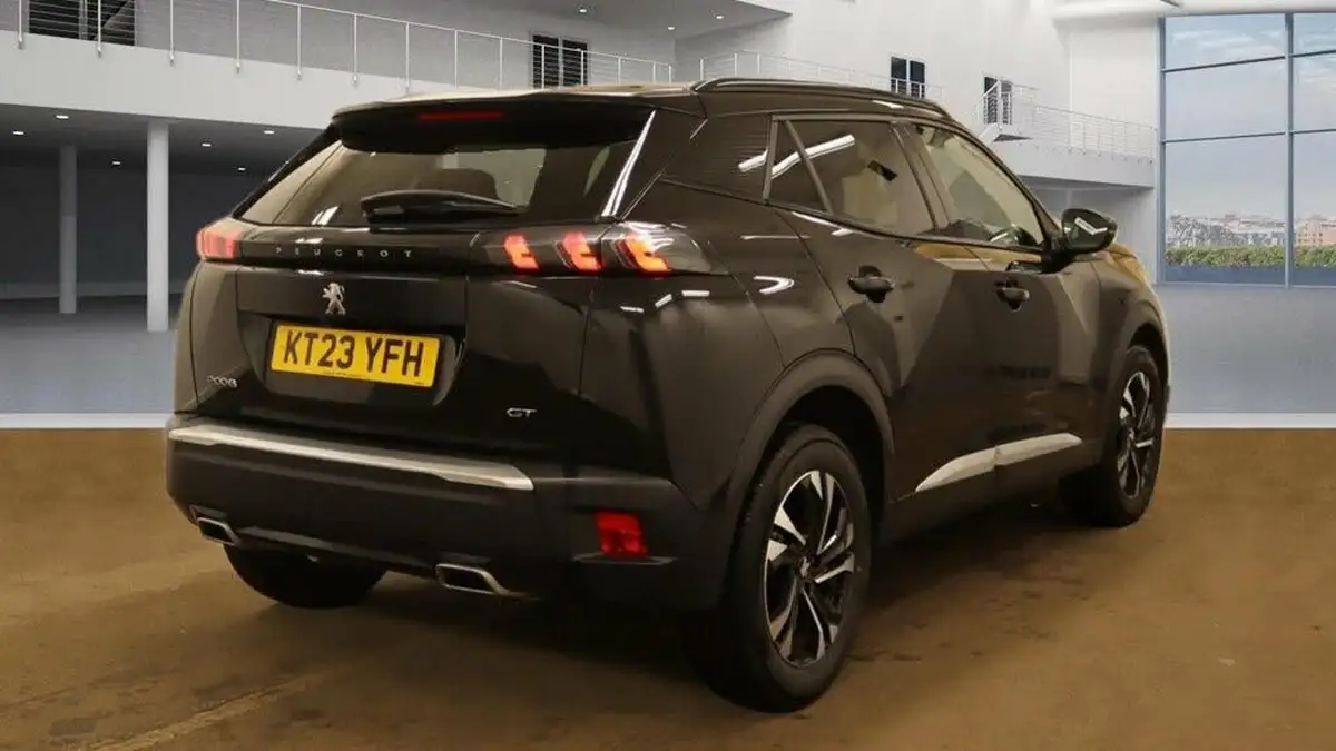 2023-peugeot-2008-suv-12-puretech-gt-130ps-hatchback-eat8-big-7