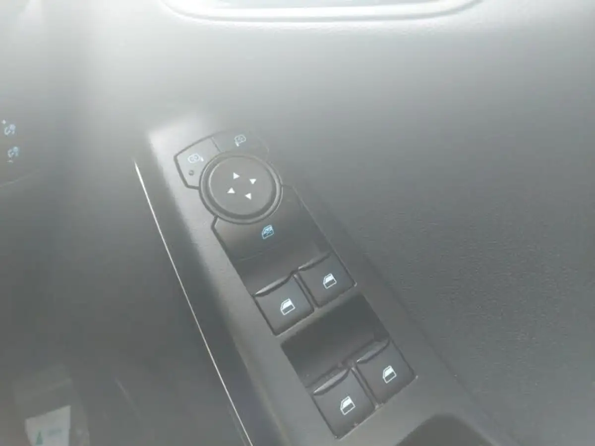 2023-ford-fiesta-10t-active-125ps-hybrid-mhev-big-11