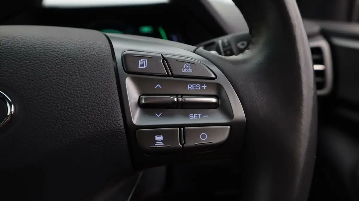 2021-hyundai-ioniq-16-gdi-premium-hybrid-big-24