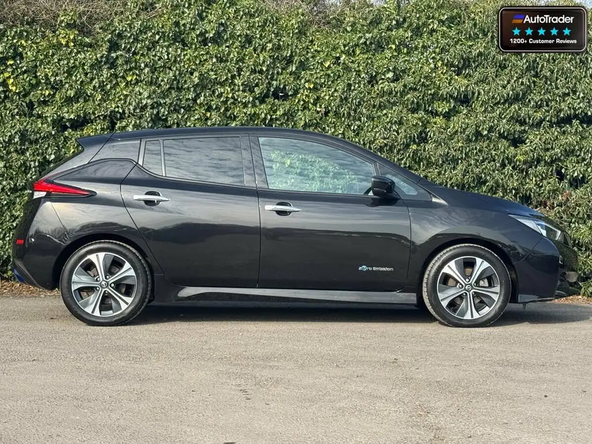 2020-nissan-leaf-e-tekna-big-28