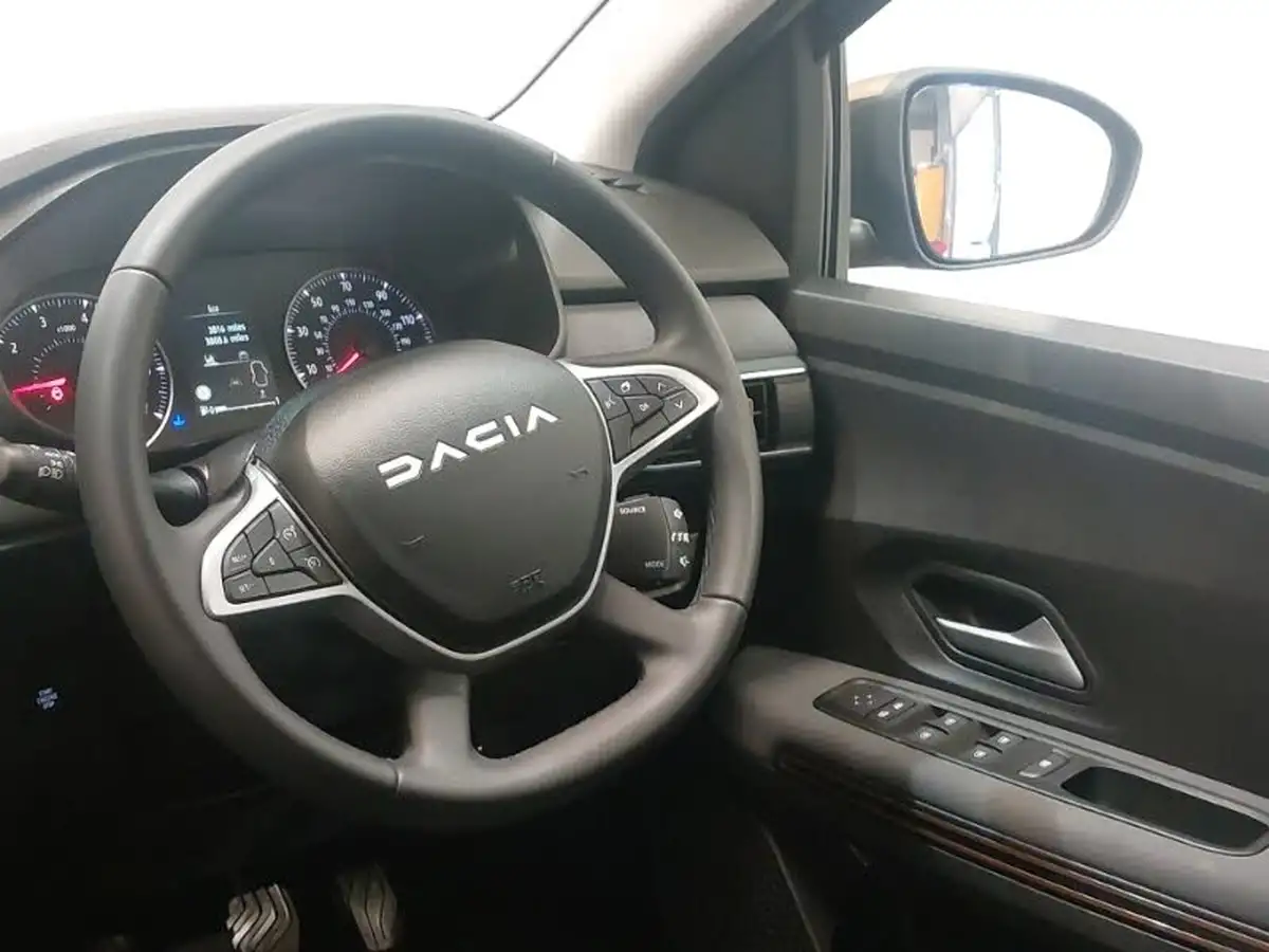 2024-dacia-sandero-stepway-10-tce-extreme-90bhp-big-9