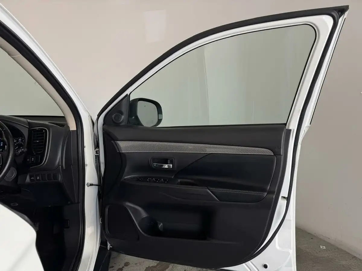 2019-mitsubishi-outlander-20-exceed-big-17