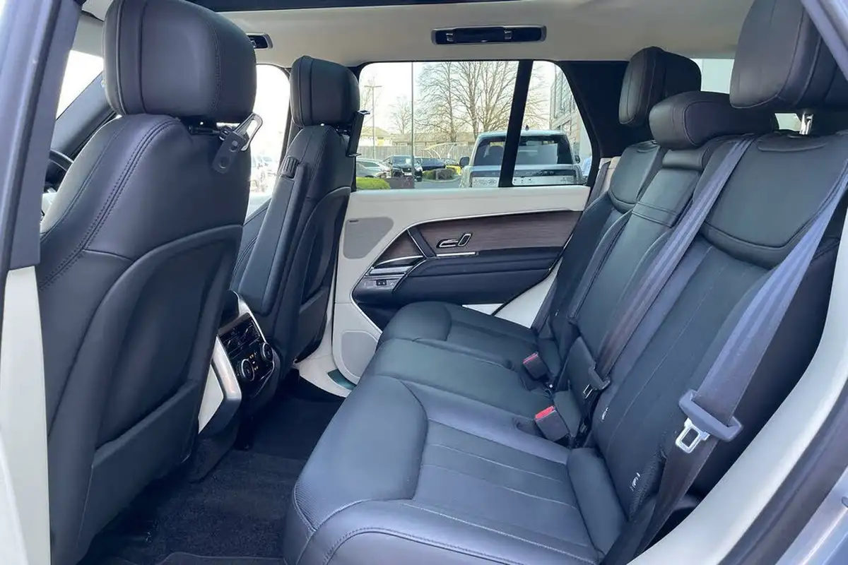 2023-land-rover-range-rover-30-p440e-se-big-55