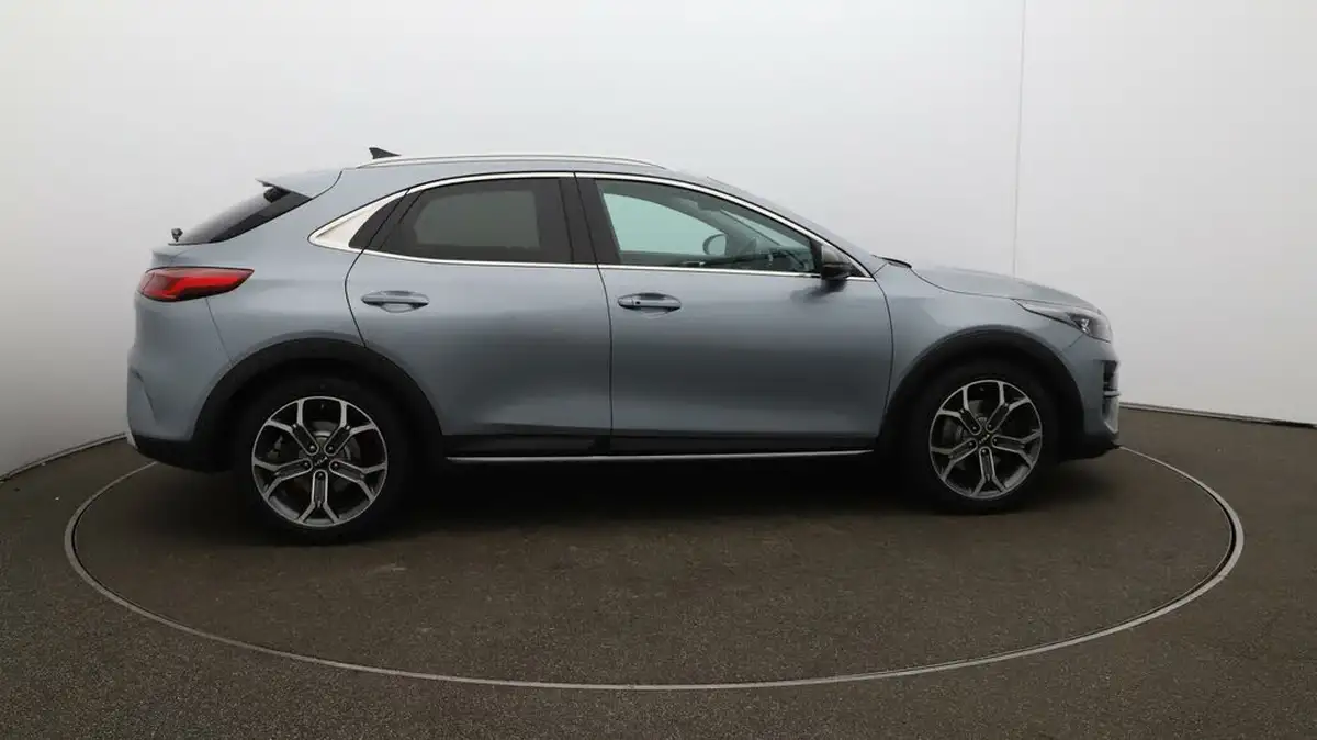 2022-kia-xceed-15-t-gdi-4-big-43