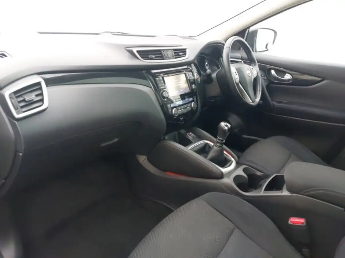 2015-nissan-qashqai-15dci-n-tec-big-4