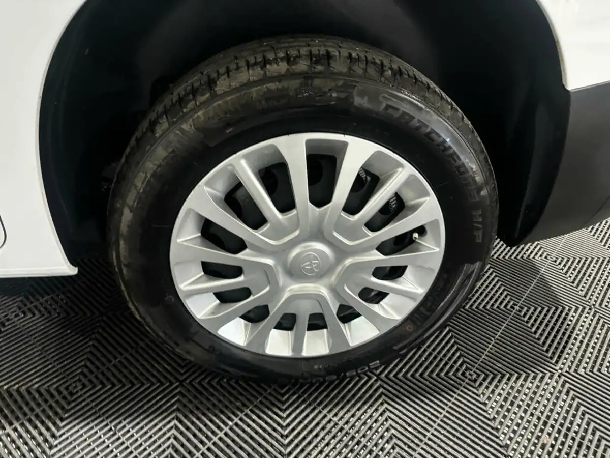 2023-toyota-proace-city-15d-icon-l1-big-42