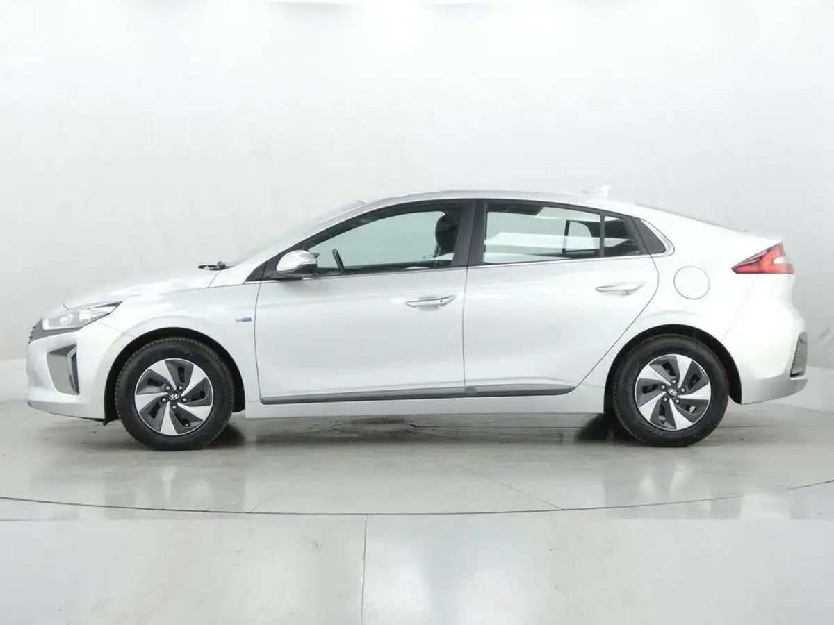 2018-hyundai-ioniq-16-gdi-premium-hybrid-big-4