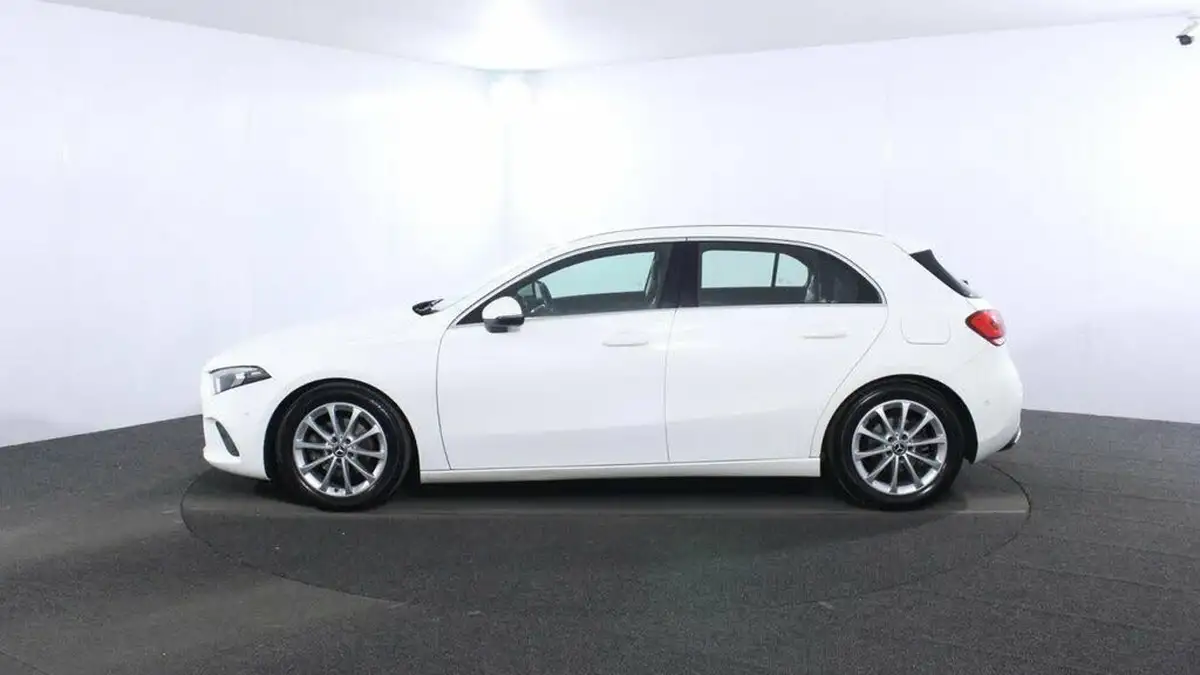 2018-mercedes-benz-a-class-15d-a180d-sport-116ps-executivess-hatchback-5d-7g-dct-big-3
