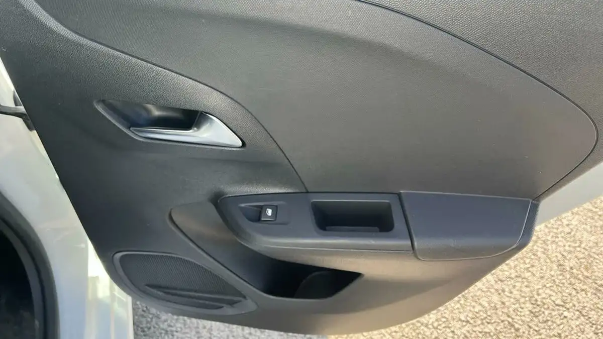 2021-vauxhall-corsa-12i-elite-nav-big-37