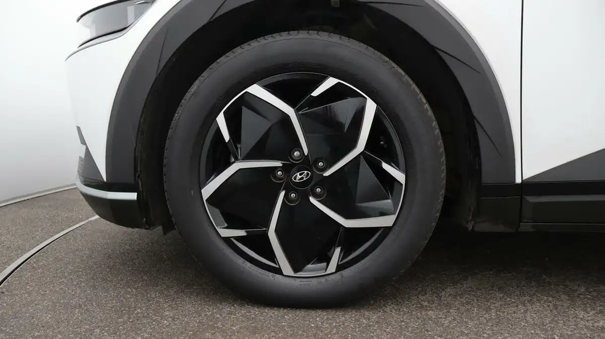 2022-hyundai-ioniq-5-e-se-connect-big-18
