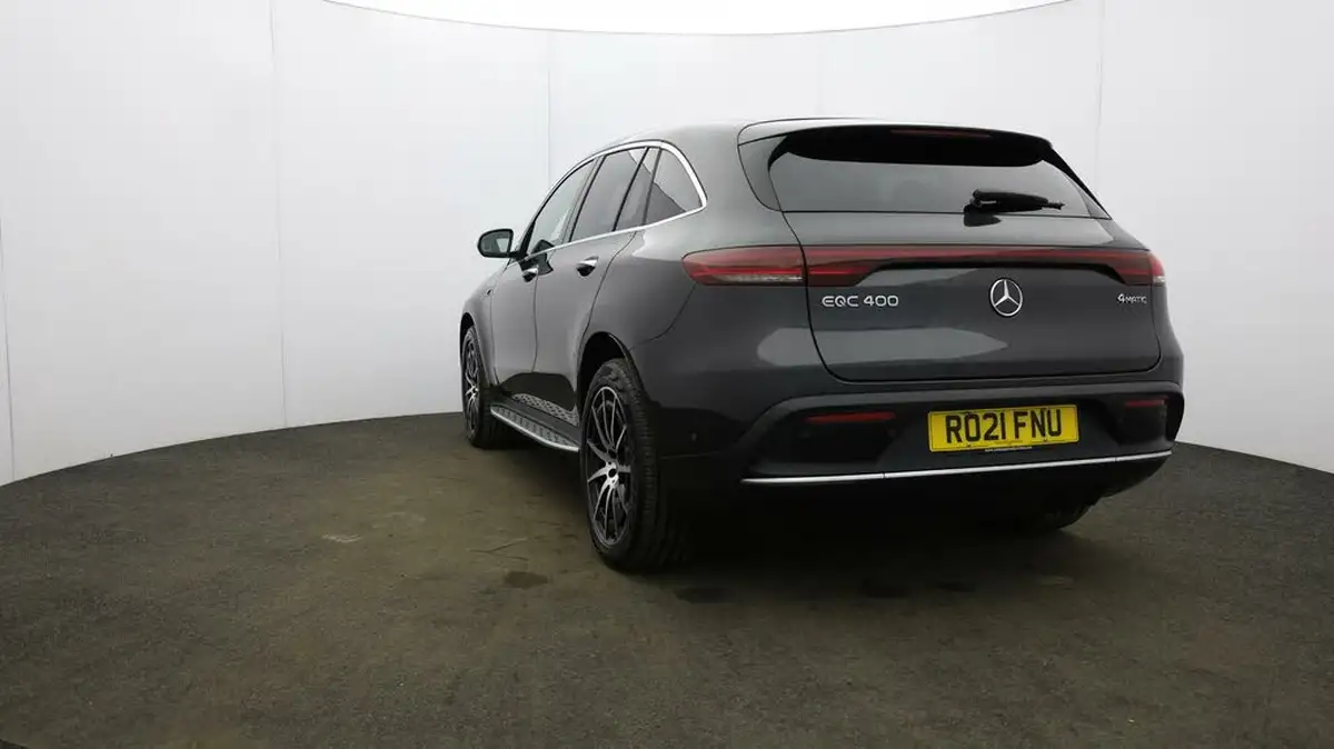 2021-mercedes-benz-eqc-e-eqc-400-amg-line-big-23