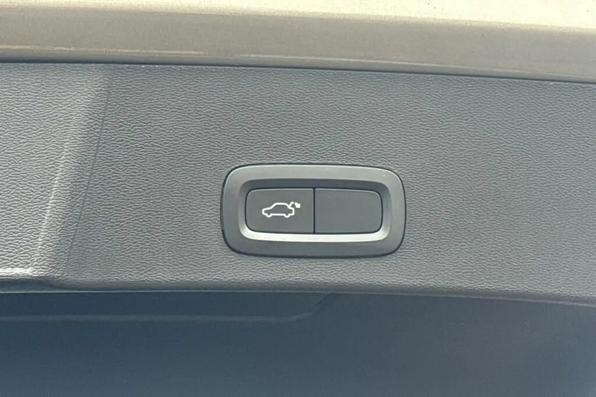 2020-volvo-xc40-20-b4-inscription-big-37