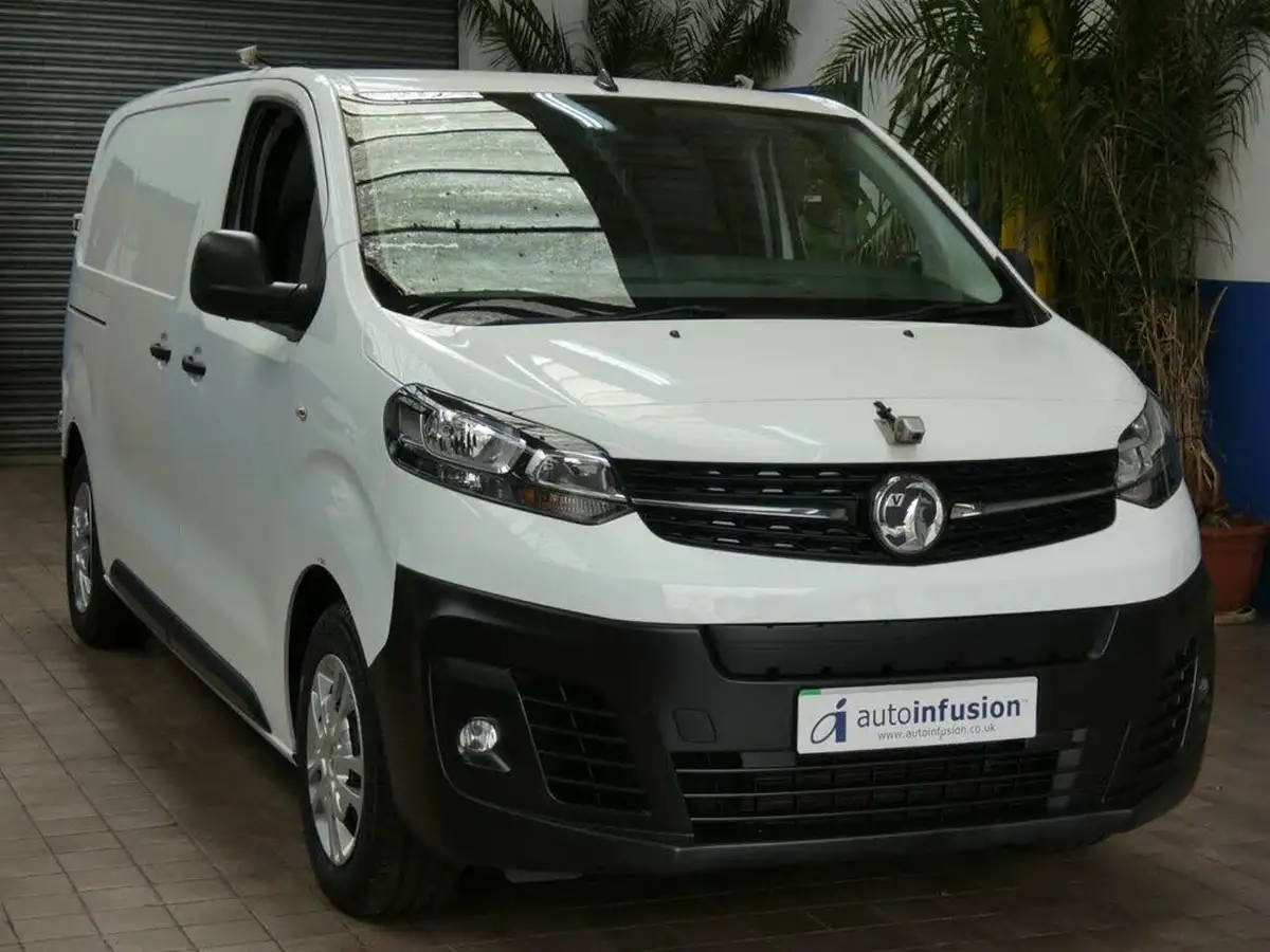 2021-vauxhall-vivaro-big-14