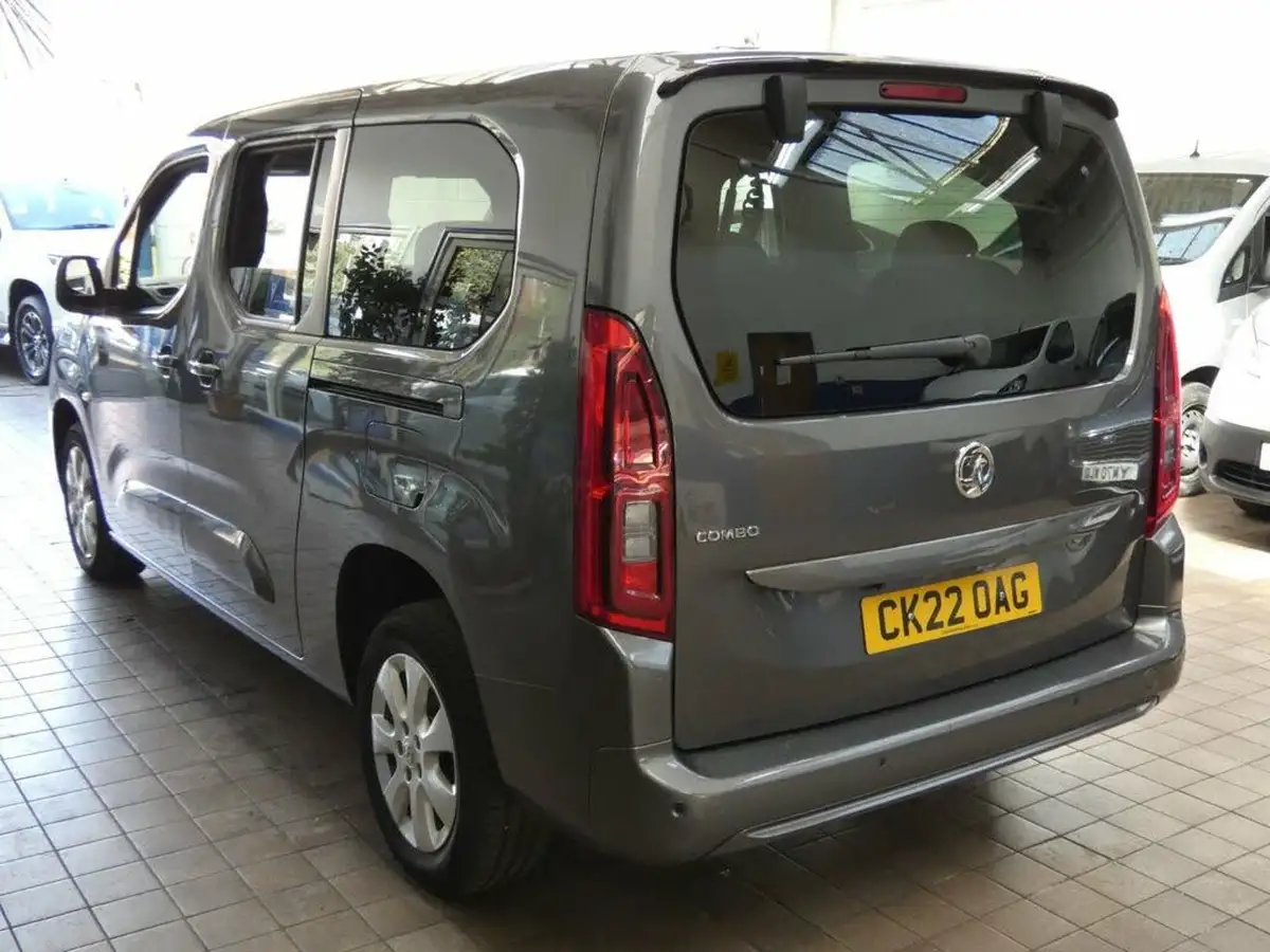 2022-vauxhall-combo-life-15-se-xl-100ps-big-16