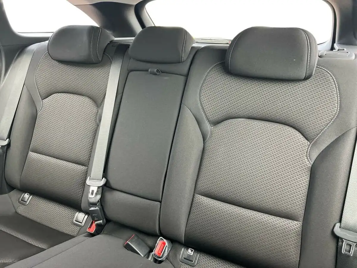 2017-hyundai-i30-14-t-gdi-se-nav-tourer-big-18