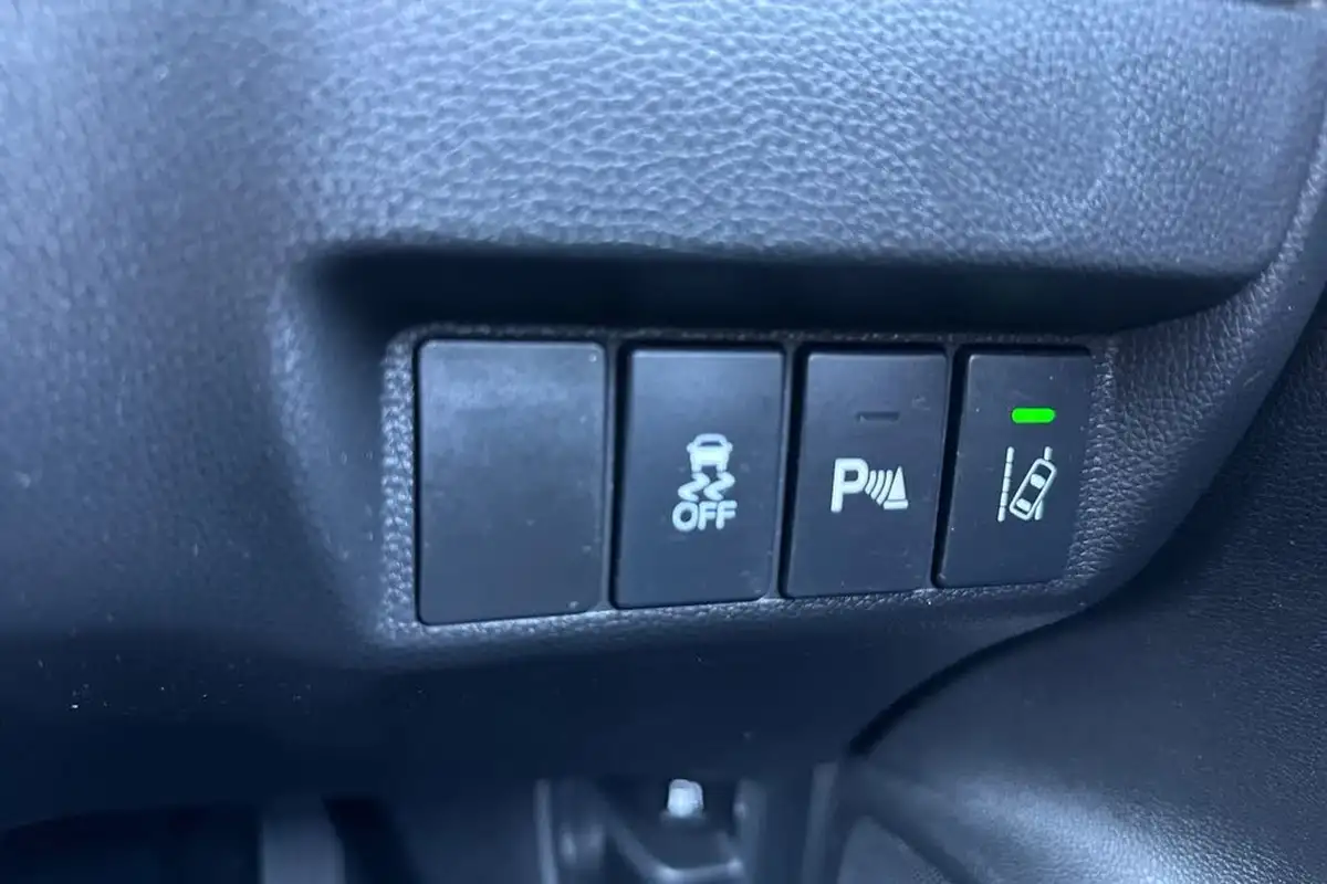 2019-honda-jazz-13-i-vtec-ex-cvt-big-25
