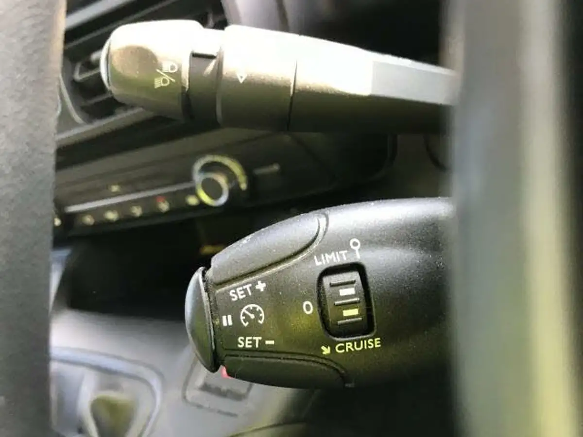 2020-peugeot-partner-15-bluehdi-950-professional-100ps-eu6dt-long-panel-big-26