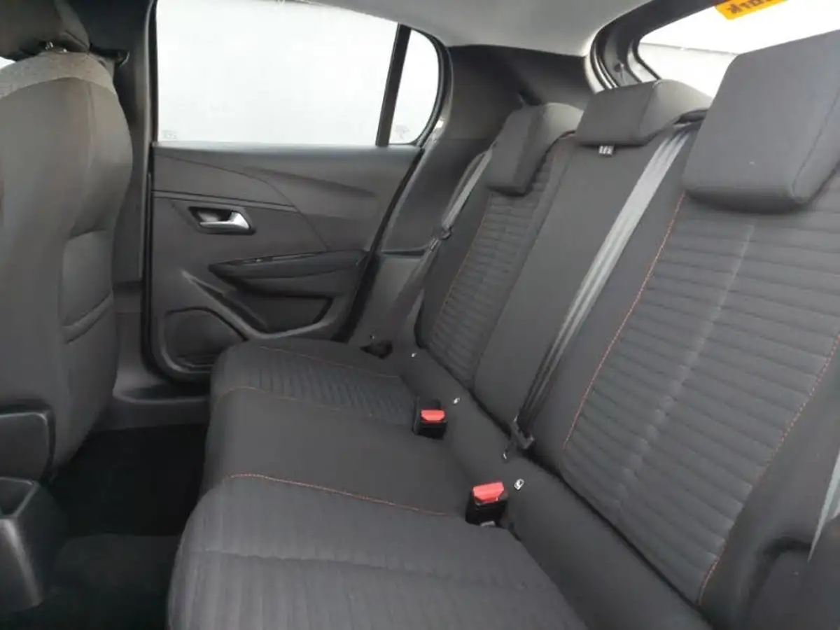 2021-peugeot-208-12-puretech-active-premium-100bhp-eat8-big-5