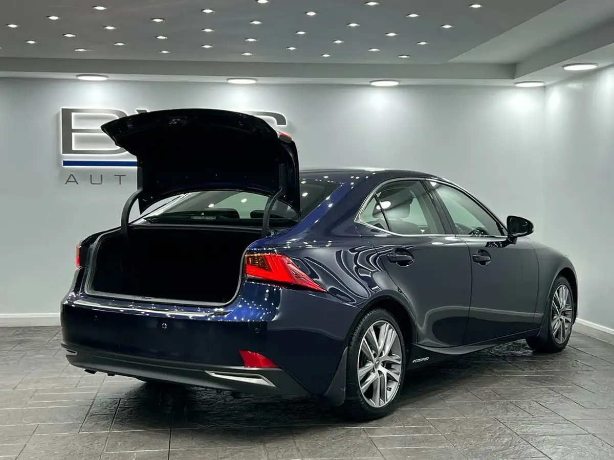 2017-lexus-is-300h-25-advance-big-57