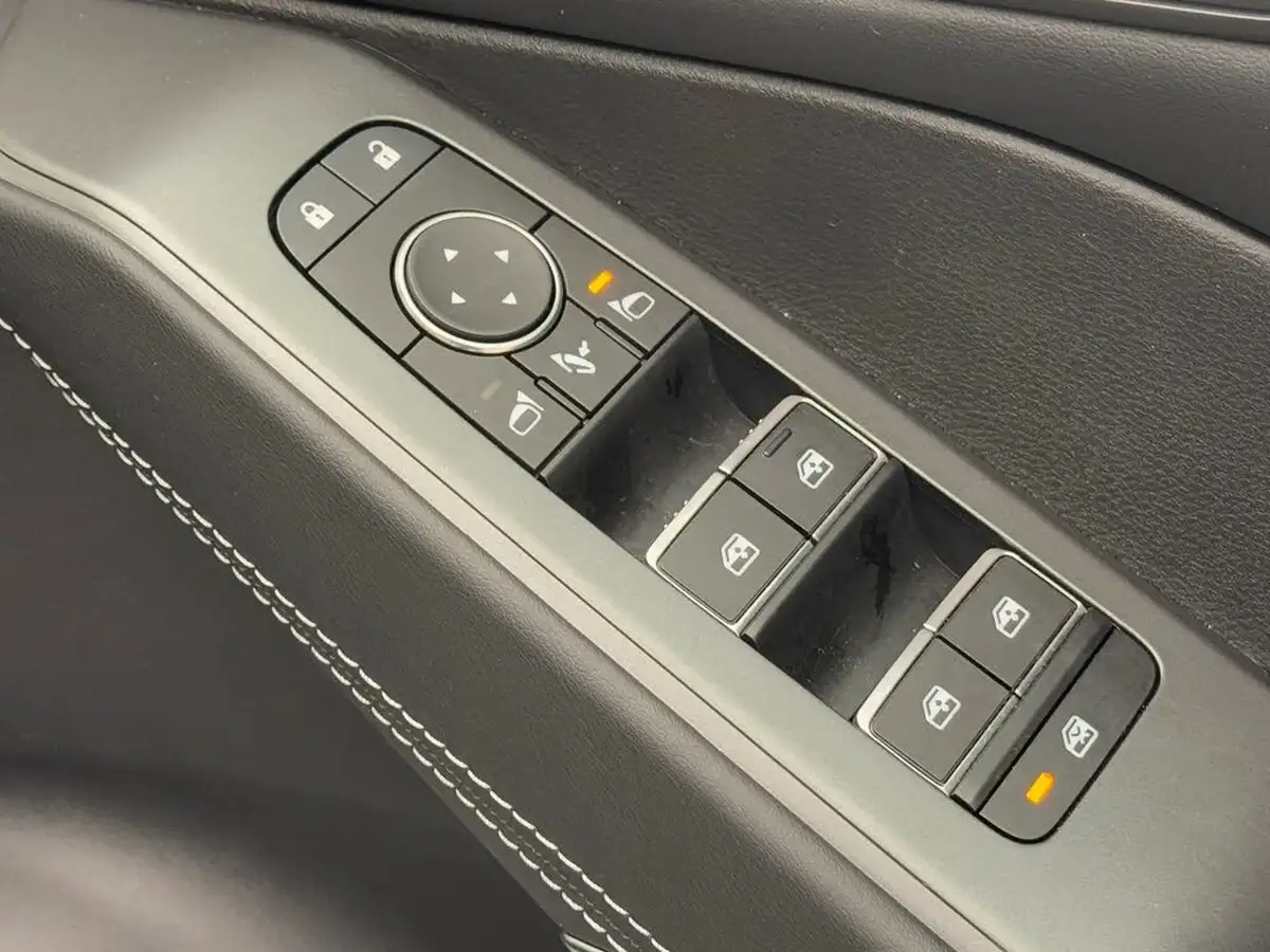 2024-nissan-qashqai-15-n-connecta-glass-roof-pack-big-18