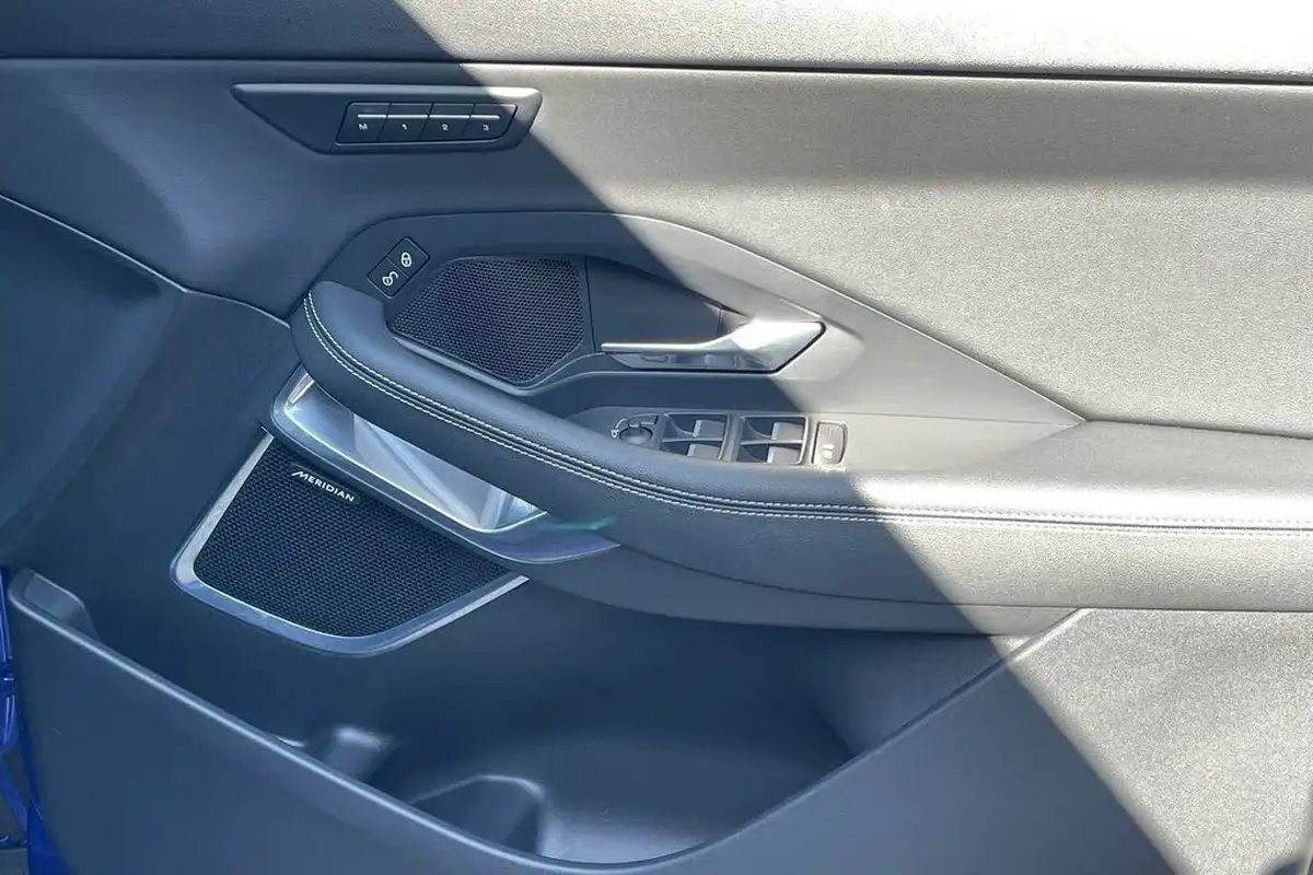 2019-jaguar-e-pace-20-i4d-r-dynamic-se-180ps-awd-auto-big-38