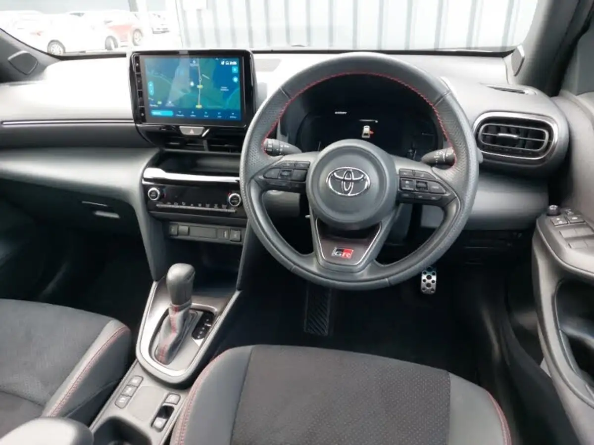 2023-toyota-yaris-cross-15-vvt-i-gr-sport-big-6
