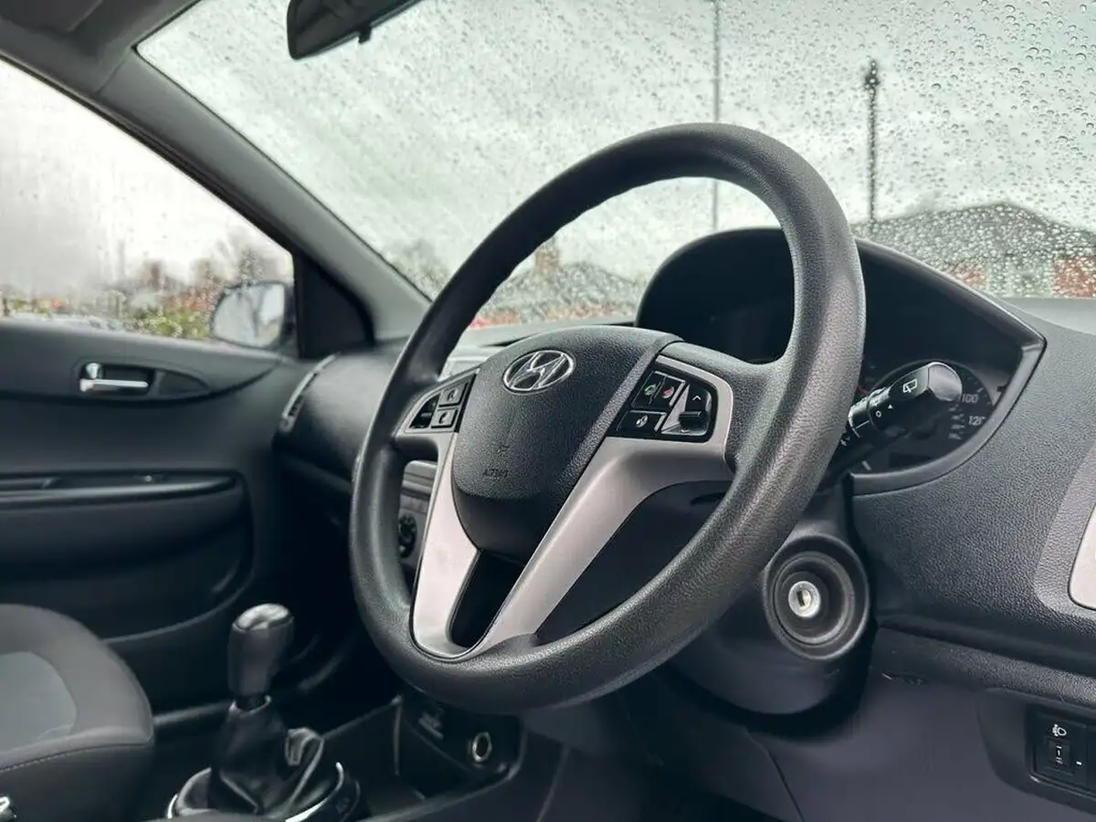 2011-hyundai-i20-14-comfort-5d-big-12