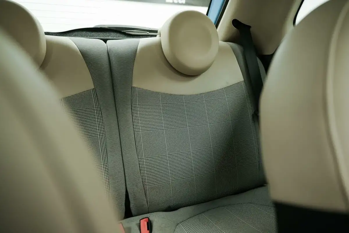 2014-fiat-500-12-lounge-ss-big-16