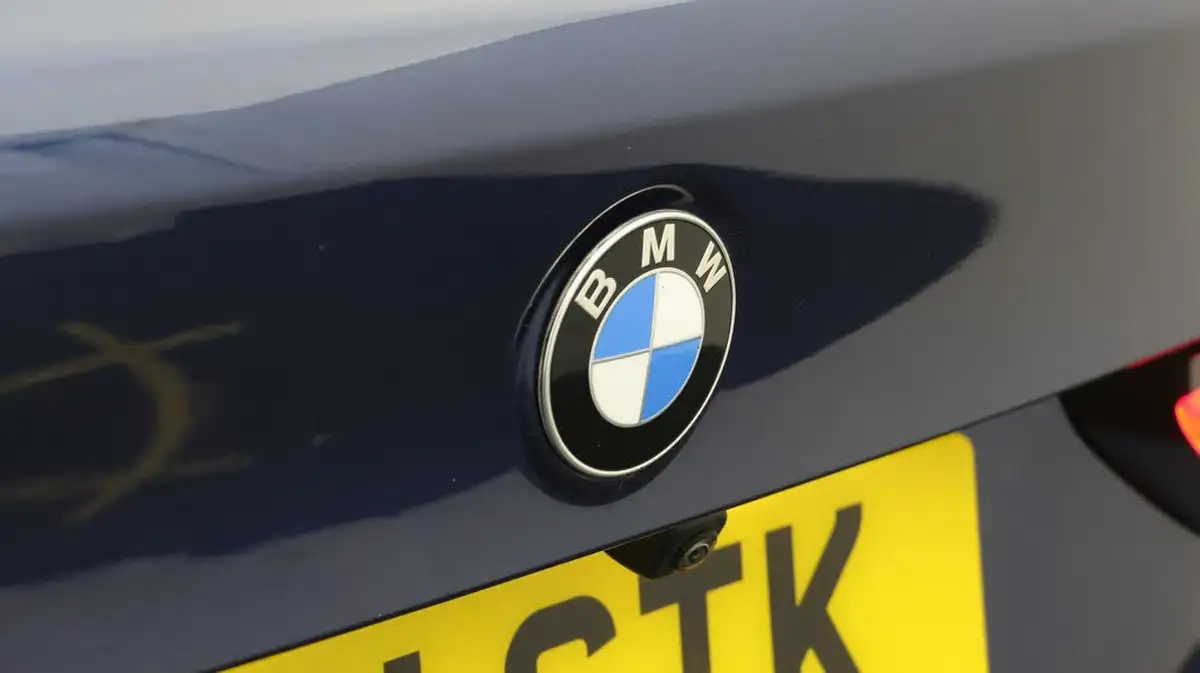 2021-bmw-5-series-20td-520d-m-sport-mht-touring-5d-big-19