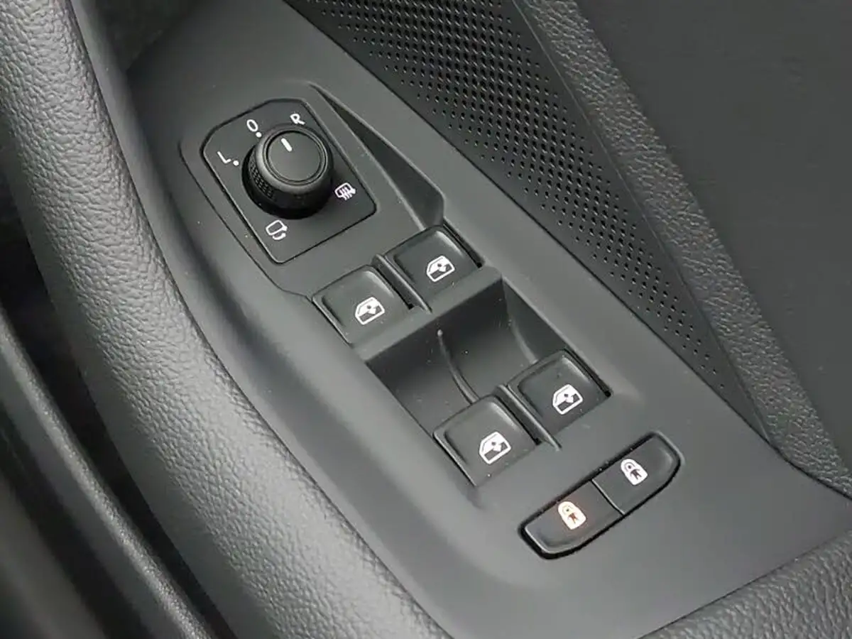 2024-skoda-superb-20tdi-se-l-150ps-scr-estate-dsg-big-17