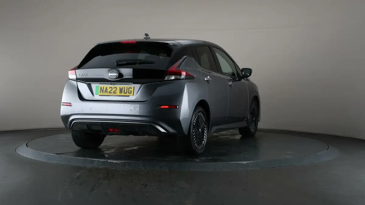 2022-nissan-leaf-e-e-tekna-59kwh-big-62
