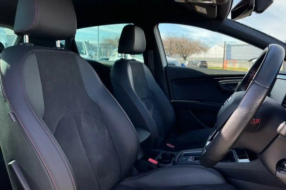 2020-seat-leon-15-tsi-evo-fr-black-edition-130ps-hatchback-big-16